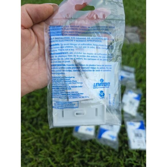 QTY 11 Leviton 42080-4WS QuickPort Wallplate with Id Window, Single Gang, 4-Port - Picture 12 of 16